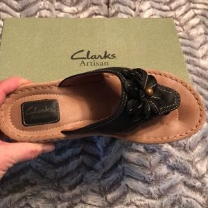 Clarks leather flip flop